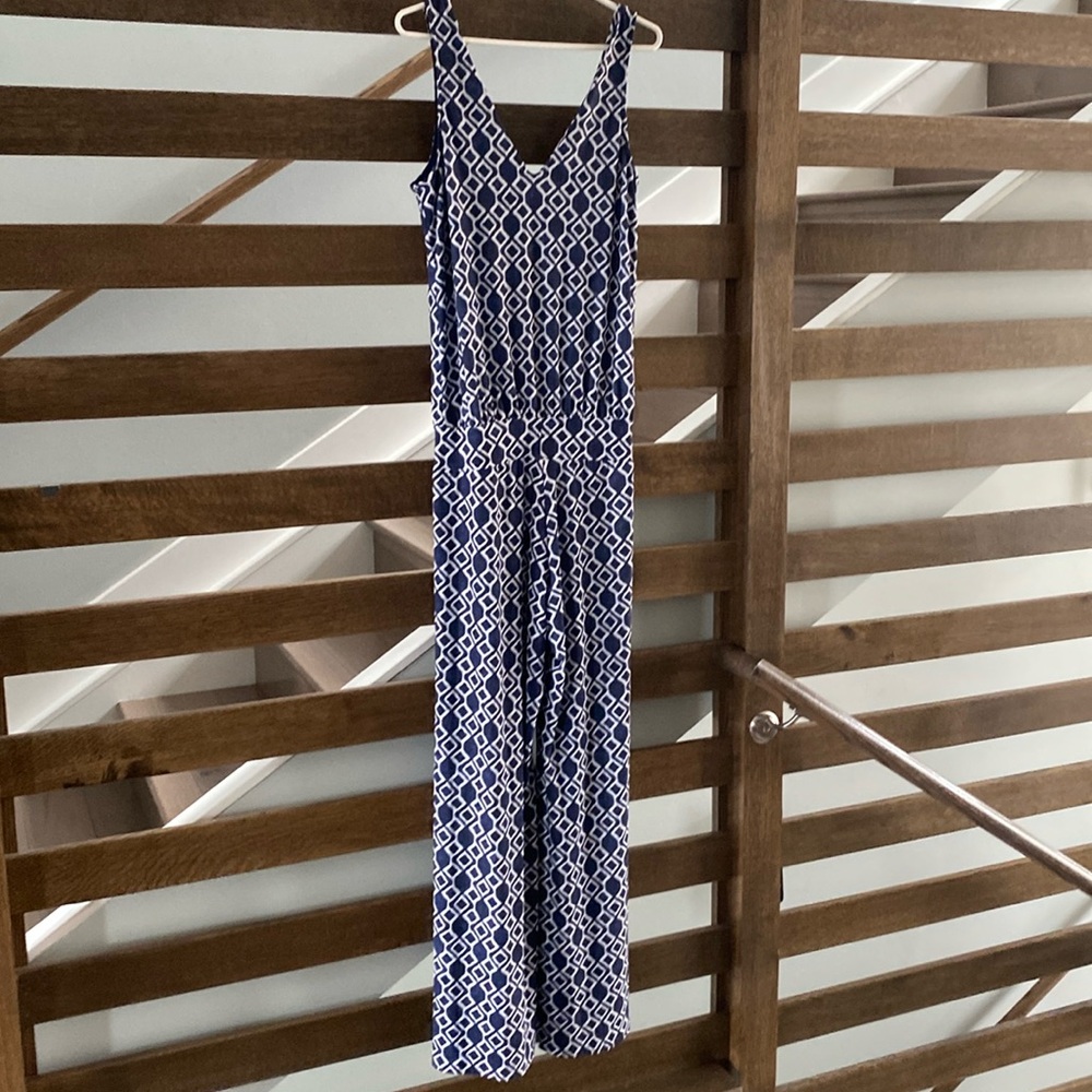 Super fun jumper. Comfy and easy. Hangs great